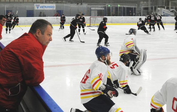 Kunlun Red Star hits the ice